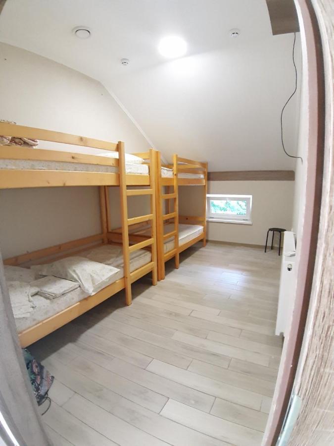 Hostel U Pottera 체르니우치 외부 사진
