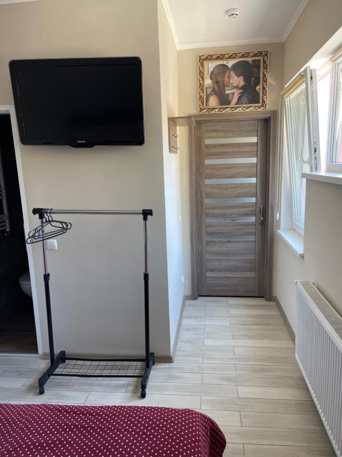 Hostel U Pottera 체르니우치 외부 사진