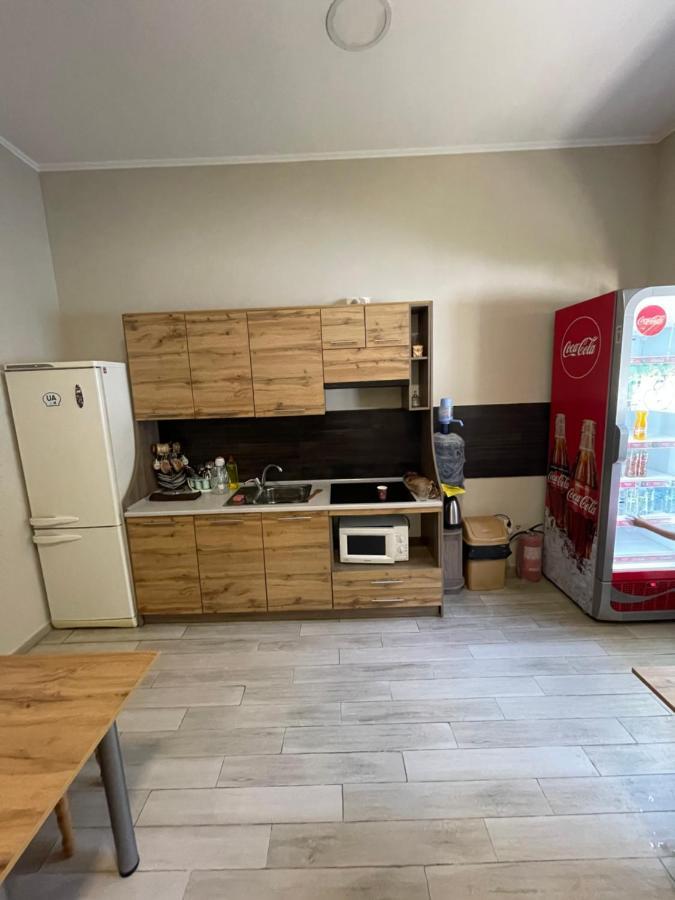 Hostel U Pottera 체르니우치 외부 사진